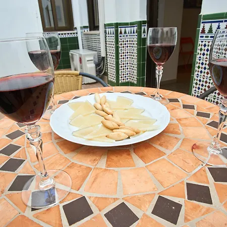 Patio En El Corazon De Triana *